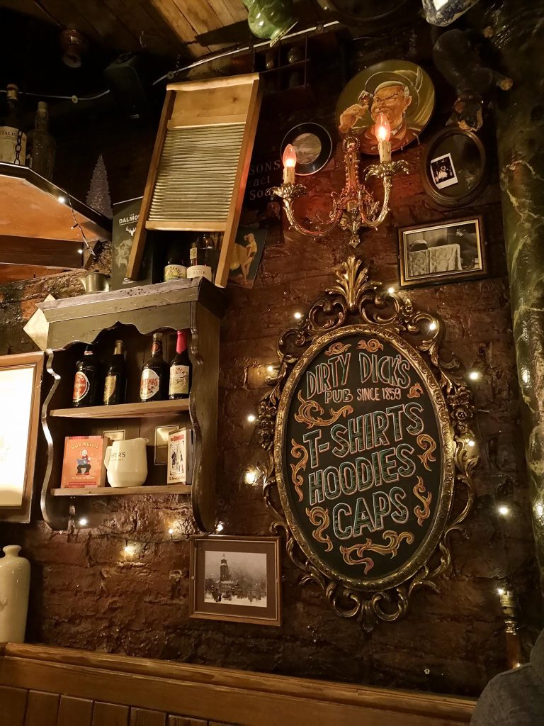 Dirty Dick’s Pub Décoration